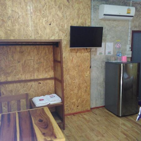 Hotel Ban Suan Sukjai Mae Sariang Pokoj fotografie