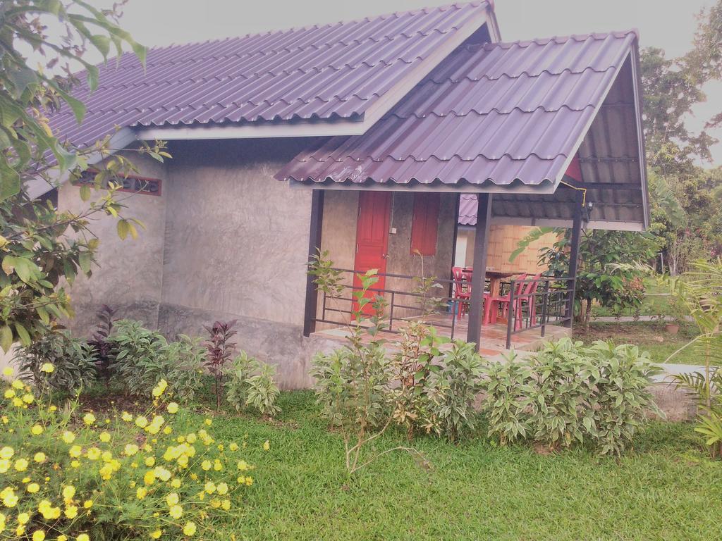 Hotel Ban Suan Sukjai Mae Sariang Exteriér fotografie