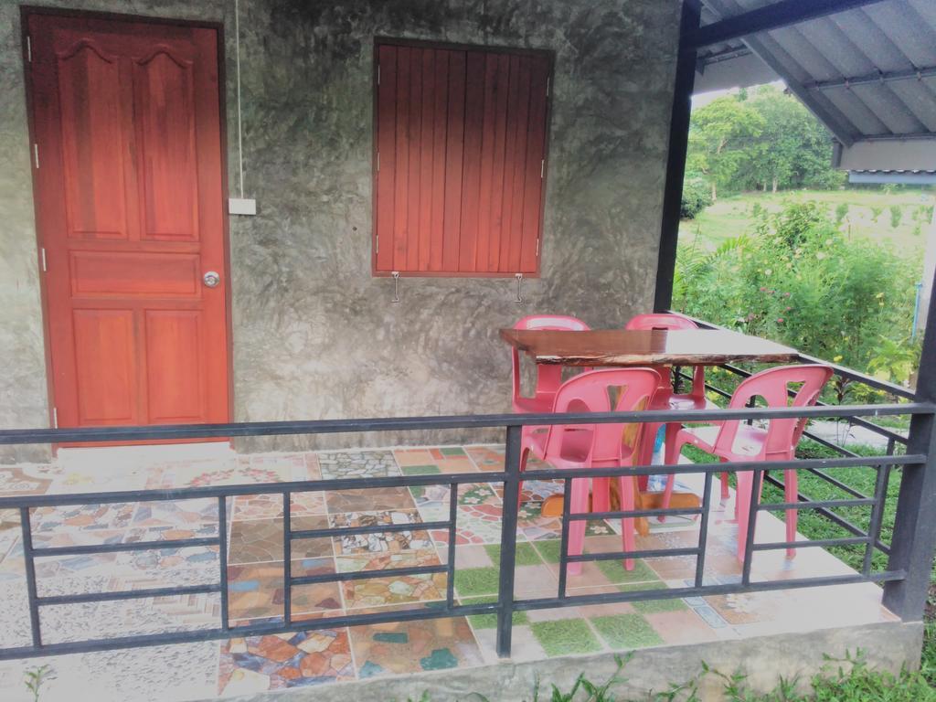 Hotel Ban Suan Sukjai Mae Sariang Exteriér fotografie