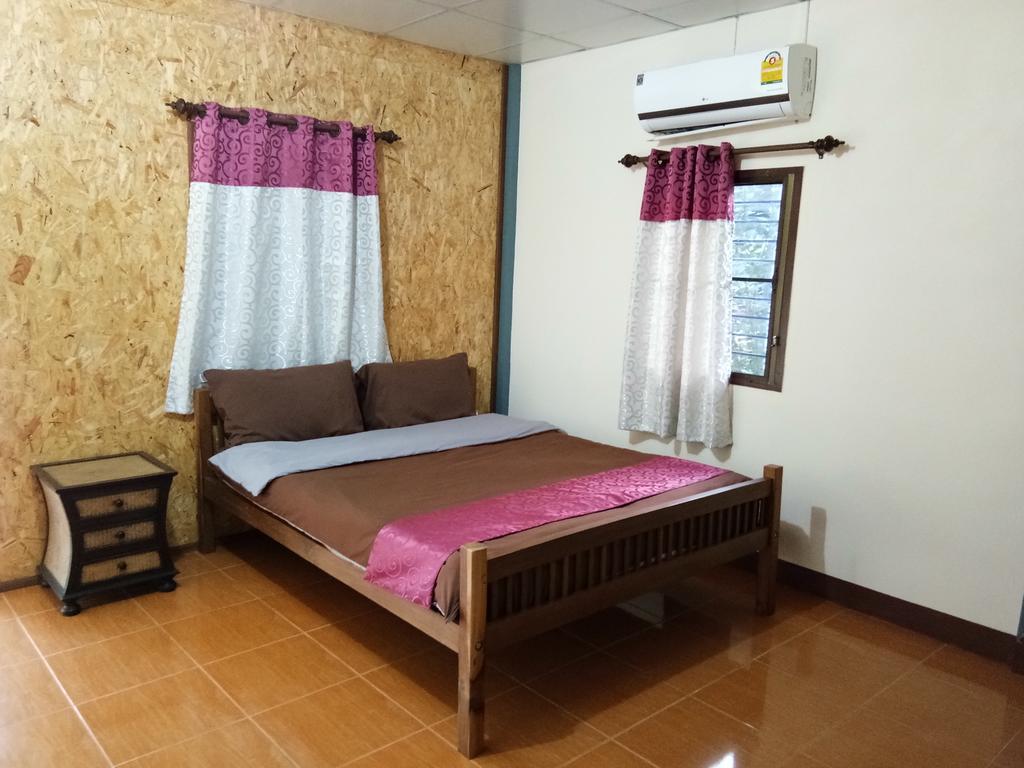 Hotel Ban Suan Sukjai Mae Sariang Exteriér fotografie