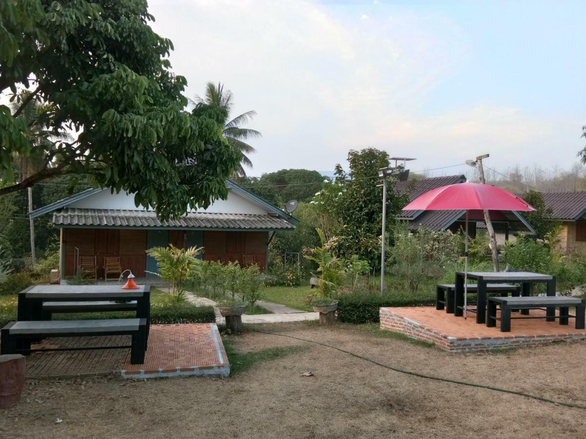 Hotel Ban Suan Sukjai Mae Sariang Exteriér fotografie