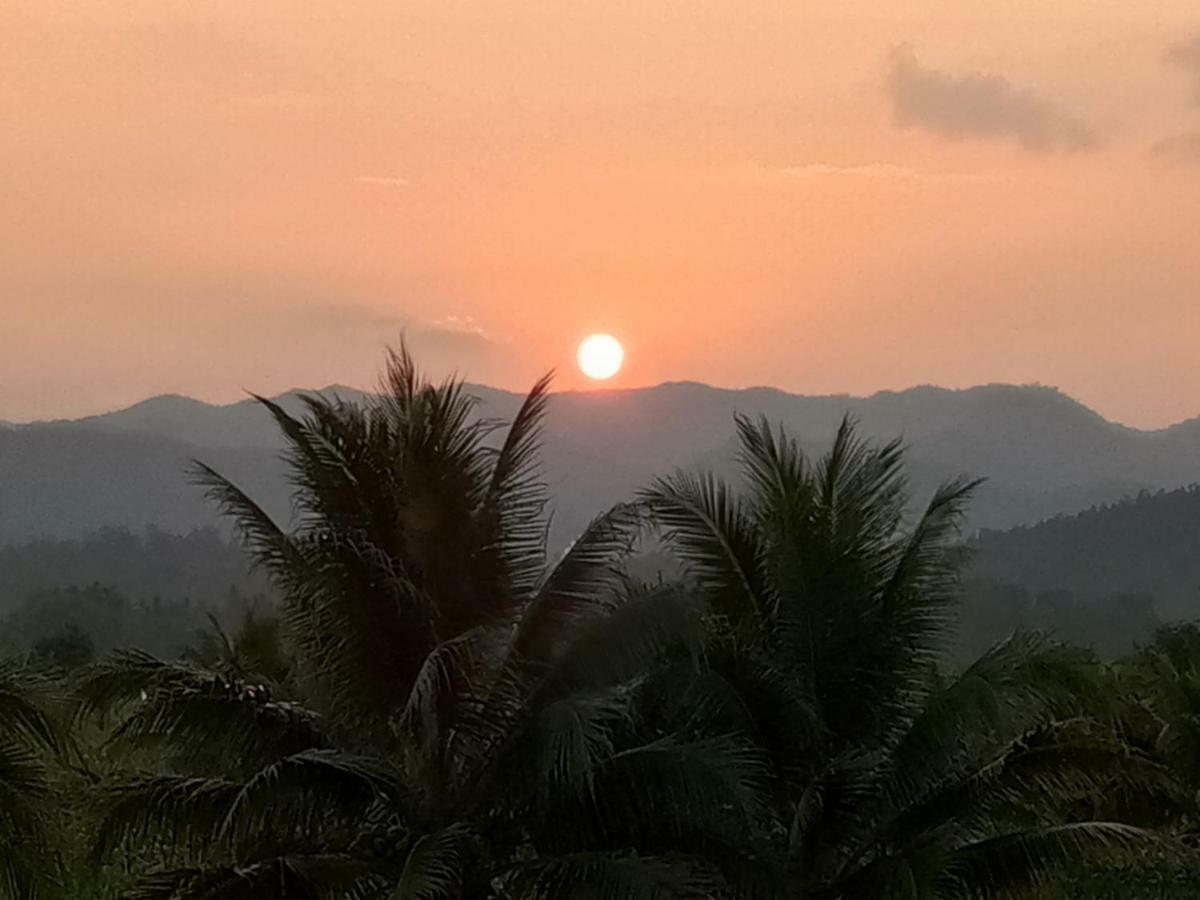 Hotel Ban Suan Sukjai Mae Sariang Exteriér fotografie